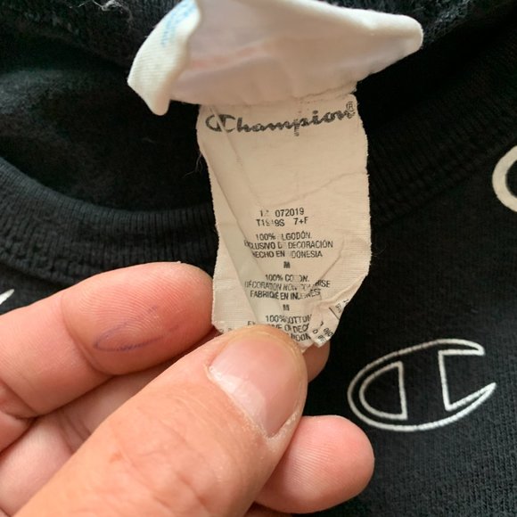 Vintage Champion T-Shirt. Medium. Authentic Champion Sportswear Product. - Picture 8 of 9